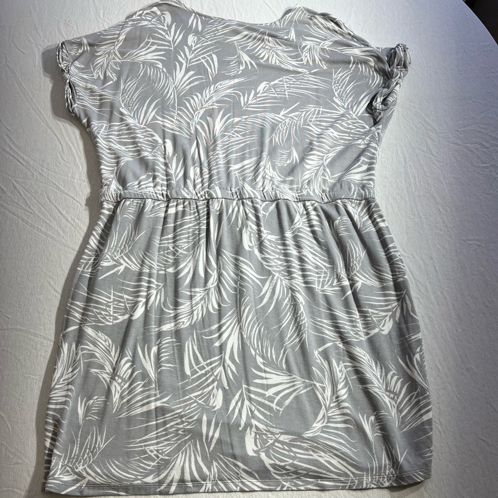 Hilary Radley Gray and White Leaf Print Dress - Picture 6 of 11
